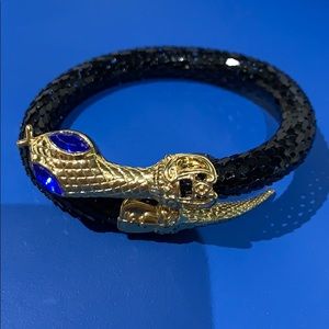 Black & gold w/blue eyes snake wrap bracelet. 🐍